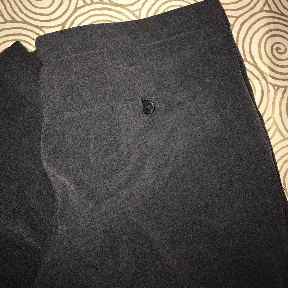 The Limited Pants Drew Fit Grey Gray Slacks Sz 10 EUC Professional Slight Flare - Image 3