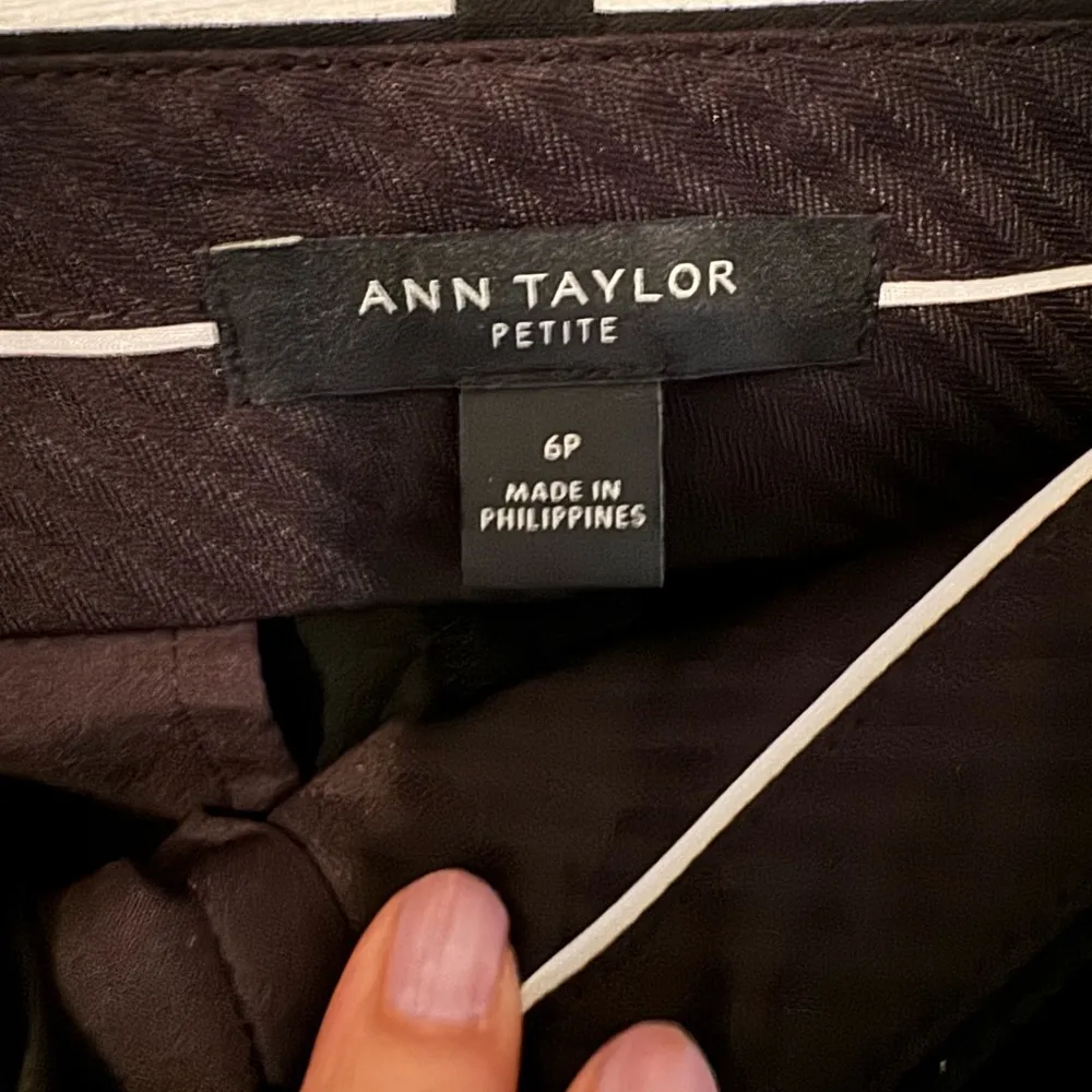 Ann Taylor Slacks Women's Size 6 Petite Black Solid Trouser Leg - Image 6