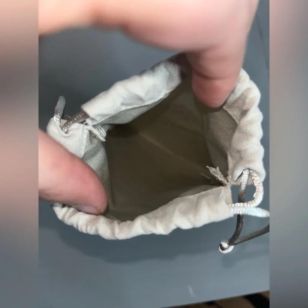 Kendra Scott Silver Gray Velvet Drawstring Jewelry Bag OneSize Neutral Versatile - Image 2