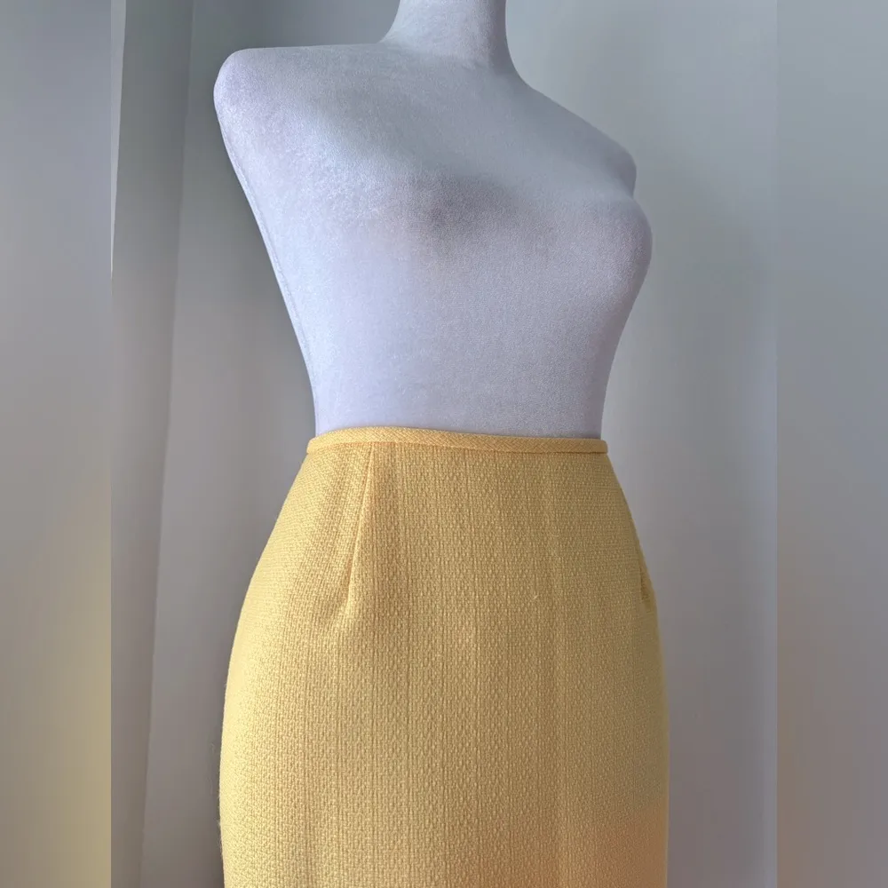 Vintage ‘00s Le Suit Yellow Textured Pencil Midi Skirt - Image 5