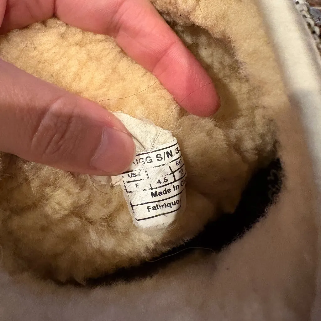 Y2K UGG Australia Classic Short Sparkle in Champagne - Image 4