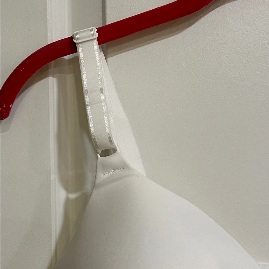 Warners This Is Not A Bra Underwire White NEW Size 40D Push Up Contour T - Image 4