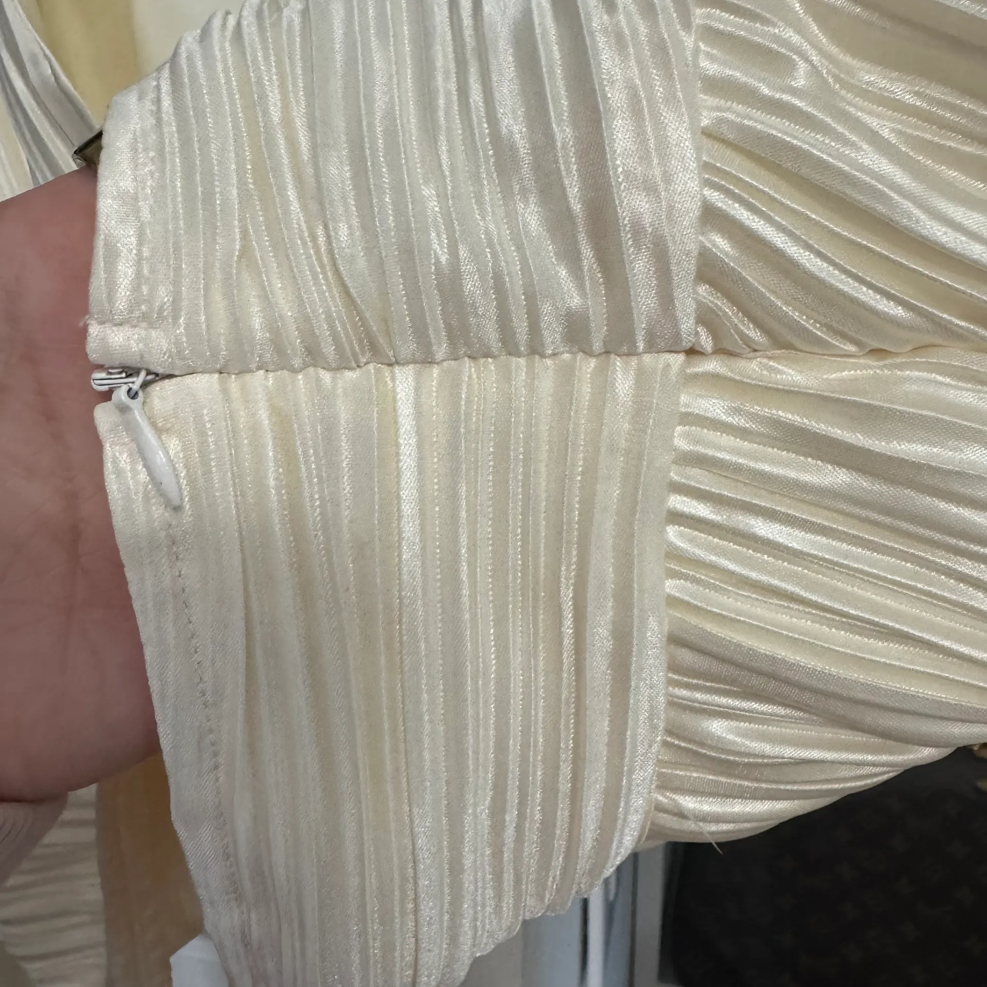 Showpo Pleated Crop Top Size 8 - Image 3