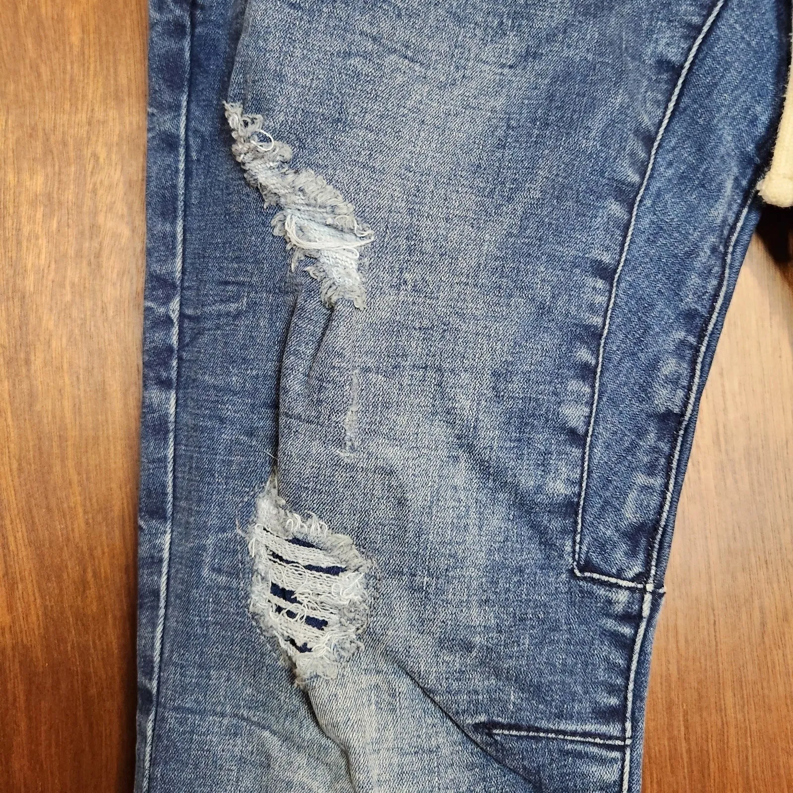 Pacsun Woman’s Denim Casual Skinny Active Stretch Distressed Pants Sz Small Long - Image 4