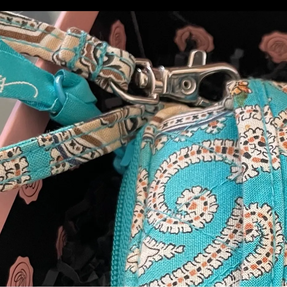 Vera Bradley Blue Wristlet Wallet - Image 2