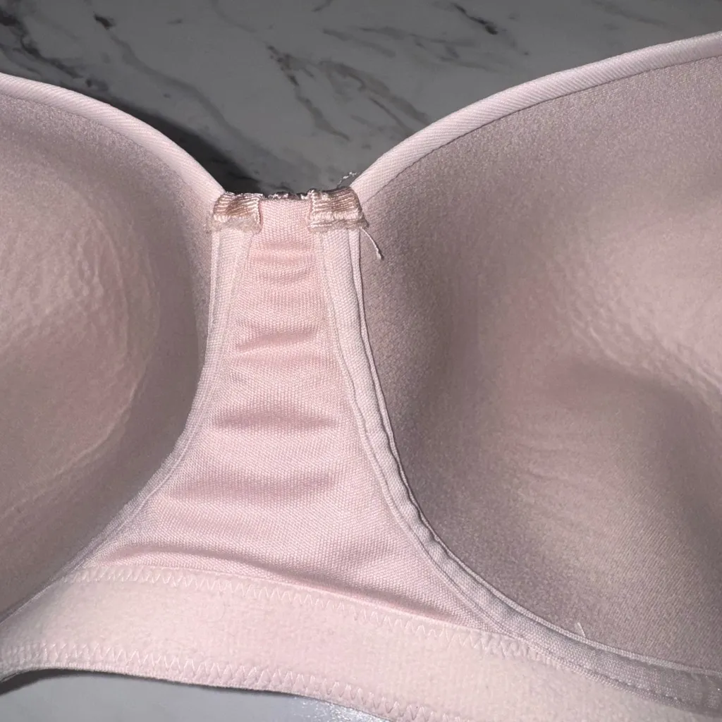 Vanity Fair Light Pink Bra size 44B - Image 8