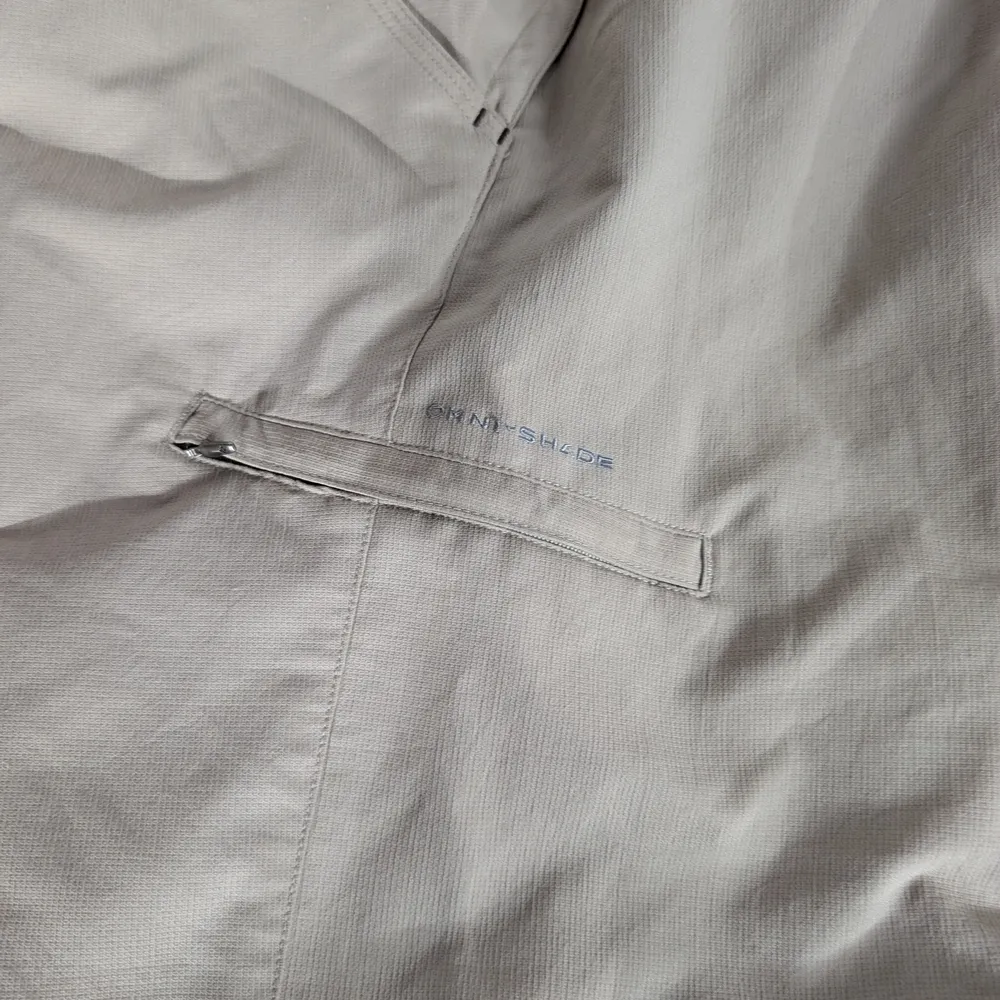 Columbia Titanium Khaki Pants Size 10 With Zip Off Legs - Image 9