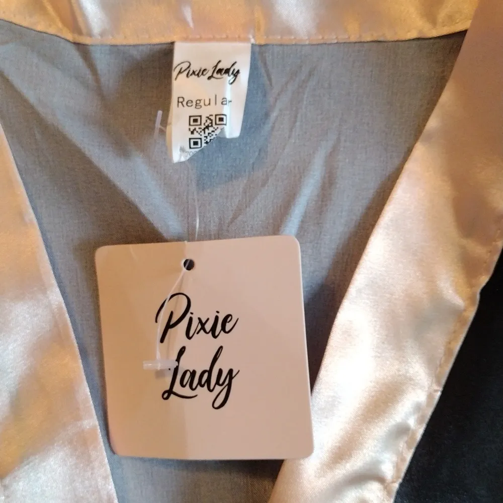 Pixie Lady Floral Satin Robe SIZE OS Black - Image 2