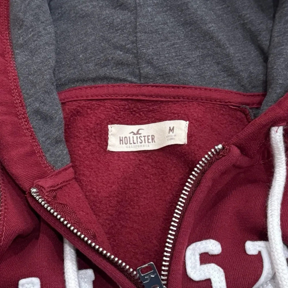 Hollister Y2K Spellout Zipper Hooded Jacket Academia College Size M - Image 6