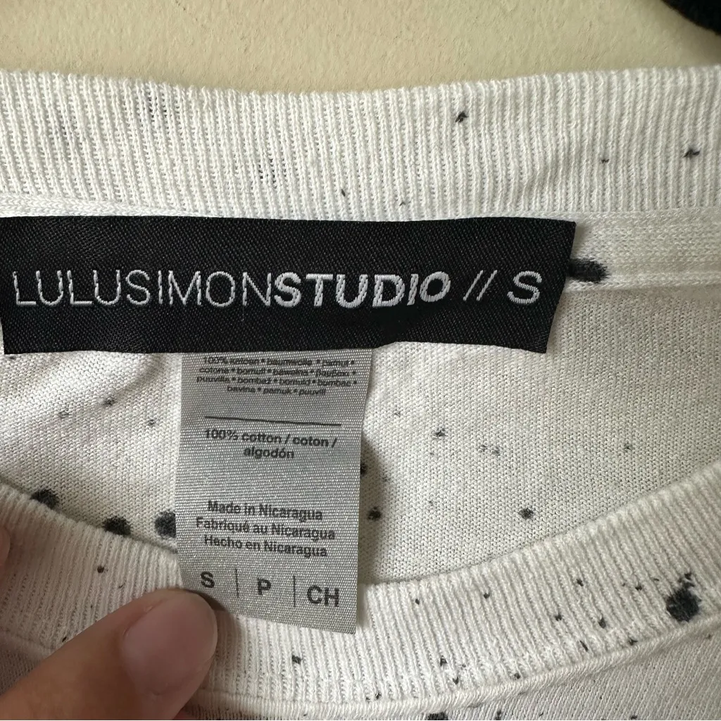 LULUSIMONSTUDIO Women’s Kiss Lips T - Image 2