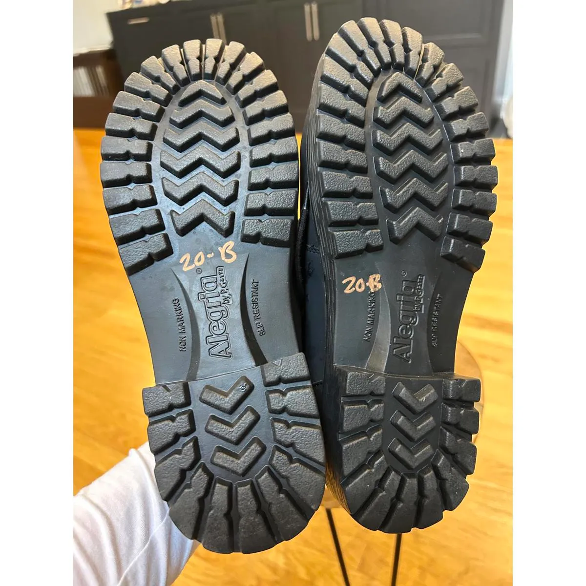 Alegria Resa Black Women's Casual Lace-Up Shoes - Image 6