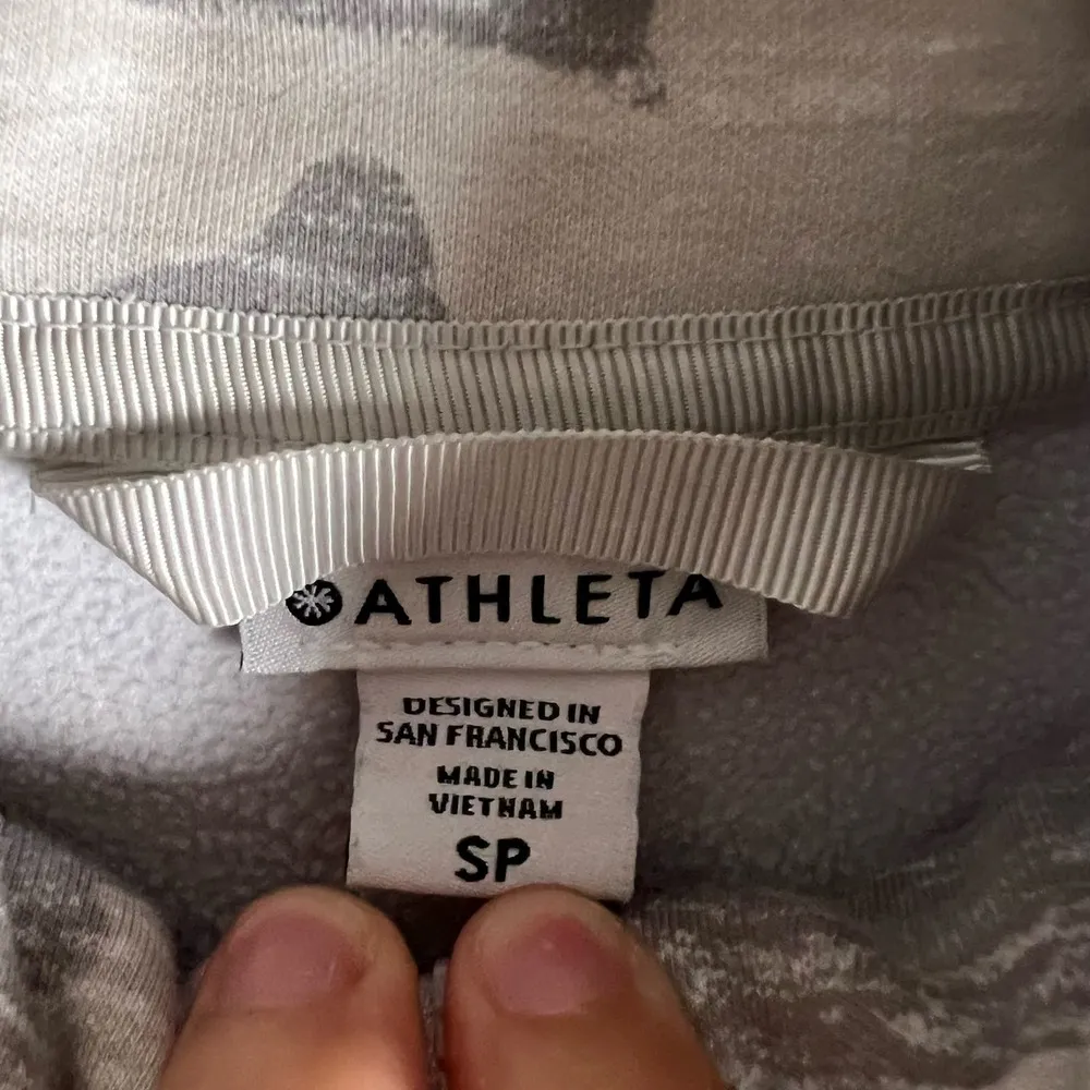 Athleta Triumph Gray White Gypsum Camo Print Zip Up Hoodie Size Small - Image 8