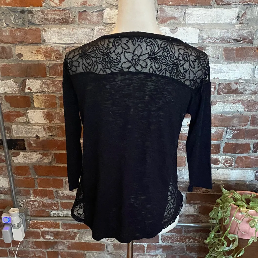 Three Quarter Sleeve Black Lace Accent Women's Top Size S - Image 4