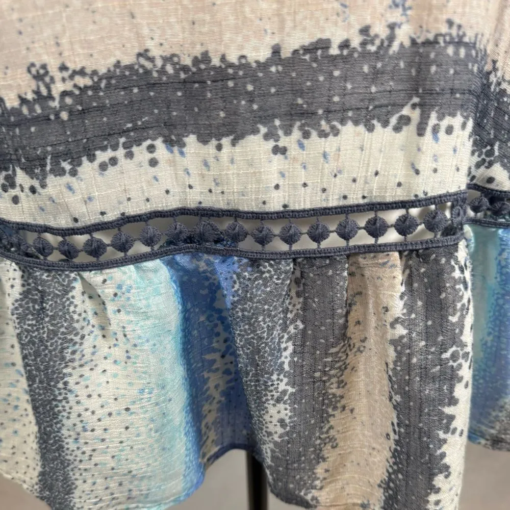 Zac & Rachel soft colors abstract print bell sleeve top size small - Image 4