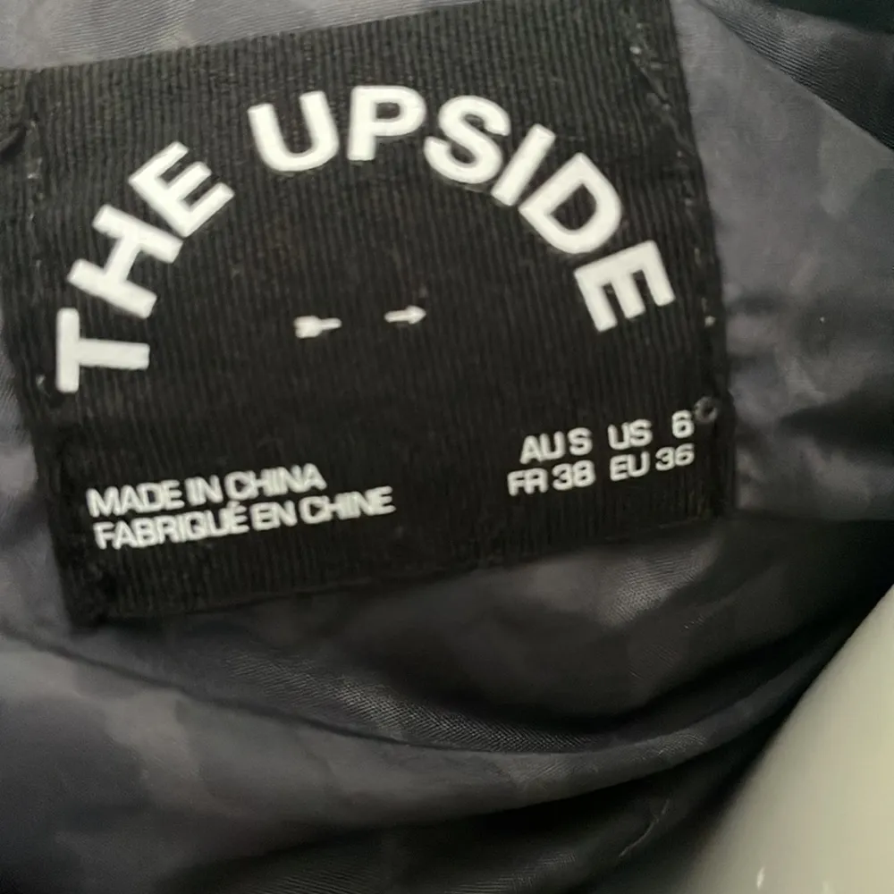 The Upside Snow Leopard windbreaker jacket Gray Size 8 - Image 8