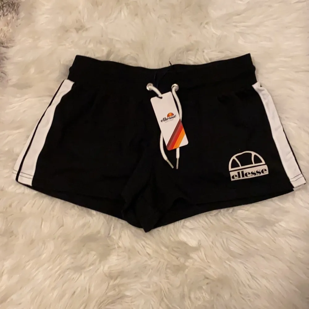 Ellesse Heritage Black White Sweat Shorts Size L - Image 18