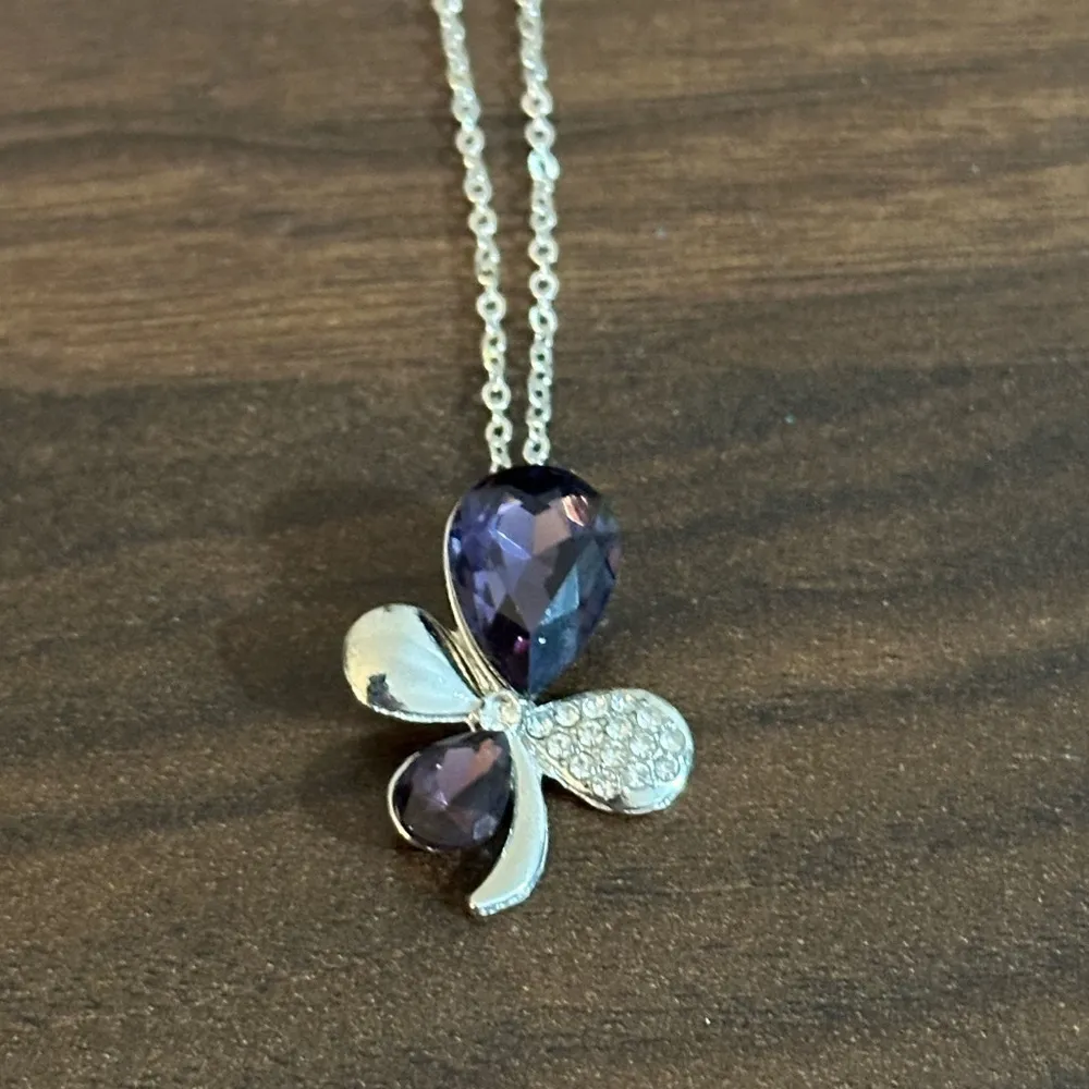 Silver Tone 4 Leaf Clover Purple Necklace - Image 5