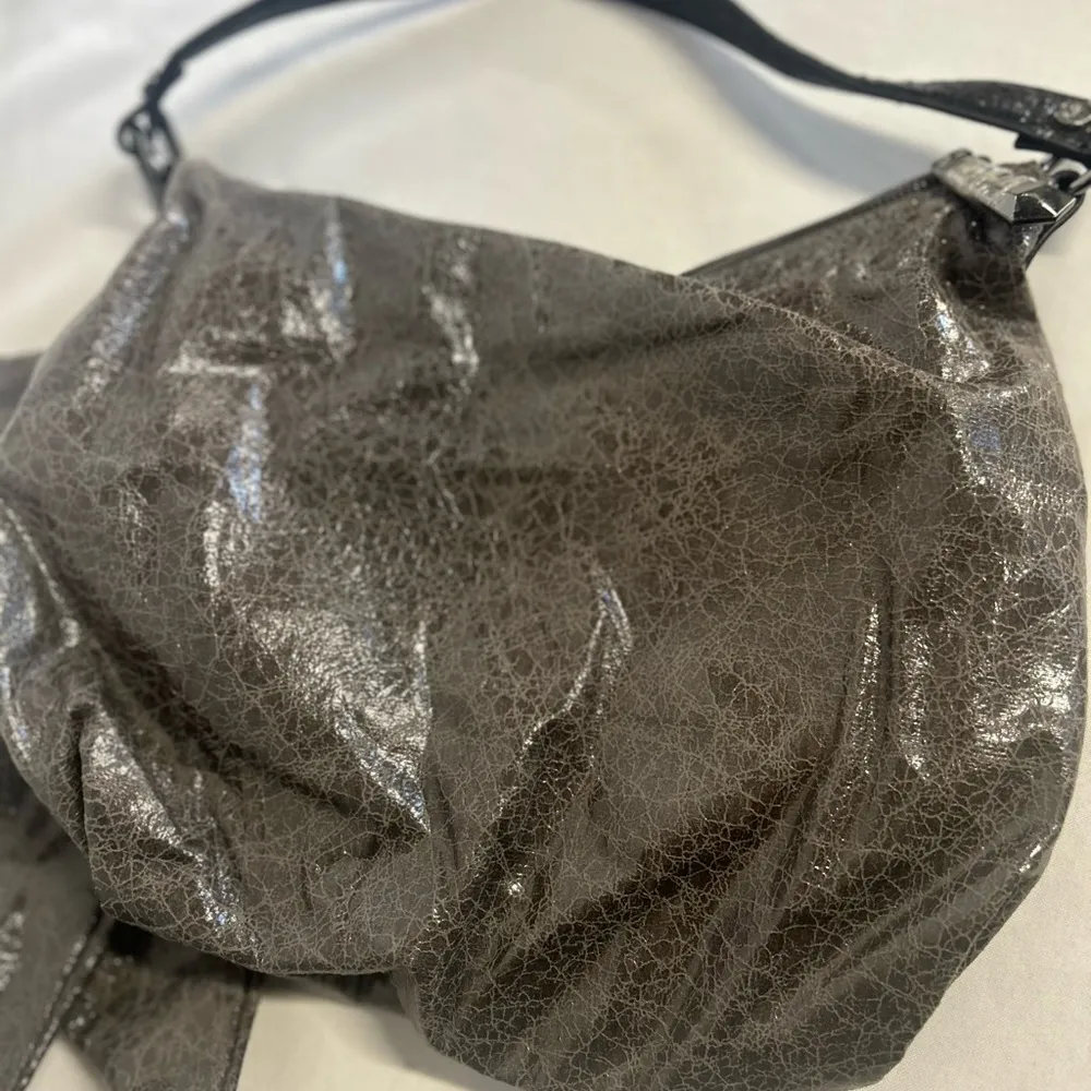 Simply Vera Vera Wang Grey Crinkle Hobo Stule Tote Purse - Image 11