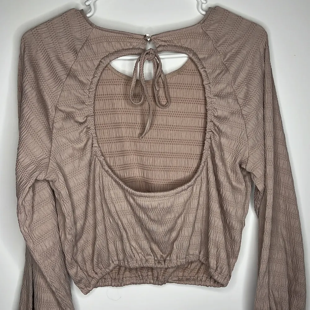 Rewash Textured Open Back Cropped Elastic Waist Long Sleeve Top - Image 7