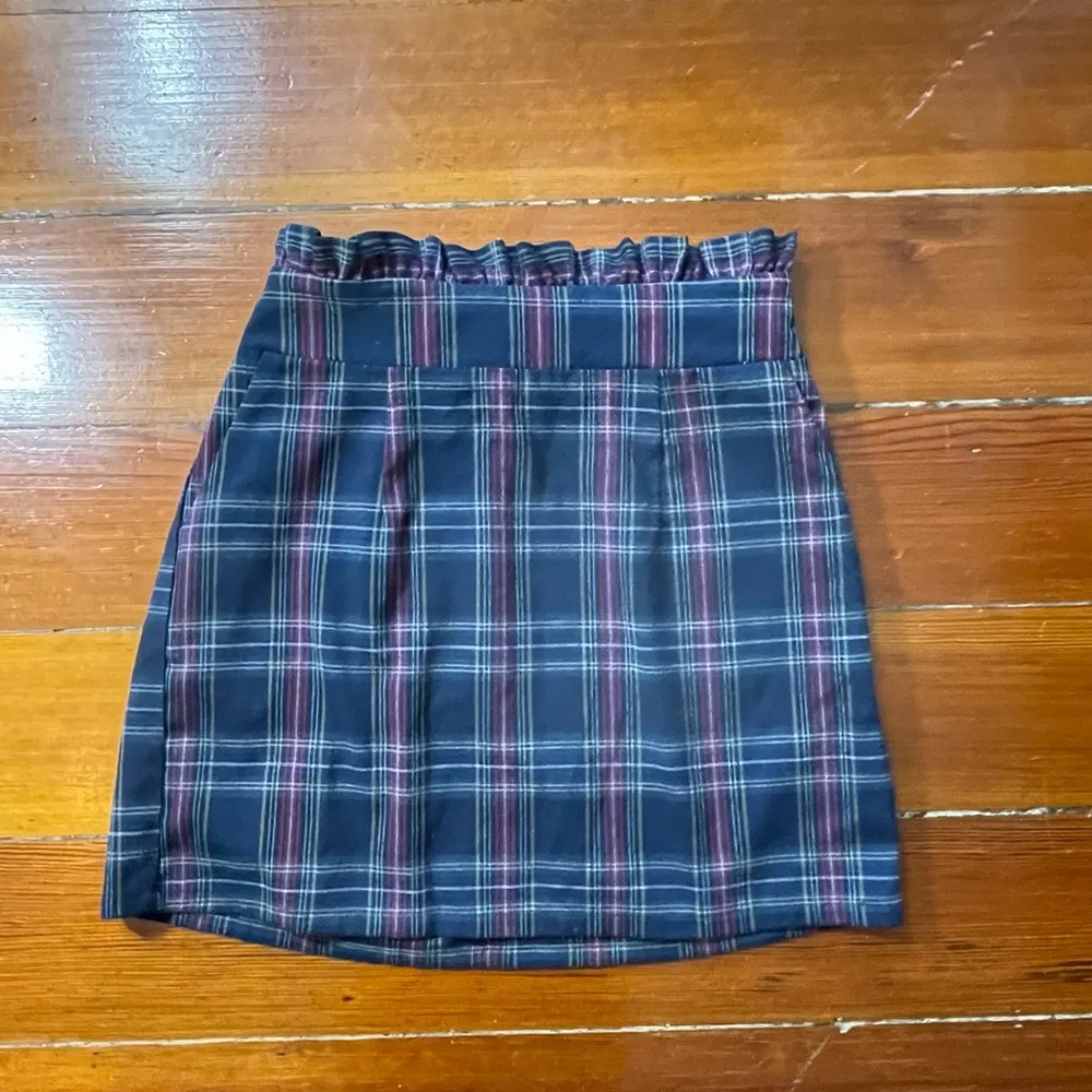 Buckle Bebop Plaid Paperbag Mini Skirt - Size Small - Image 2