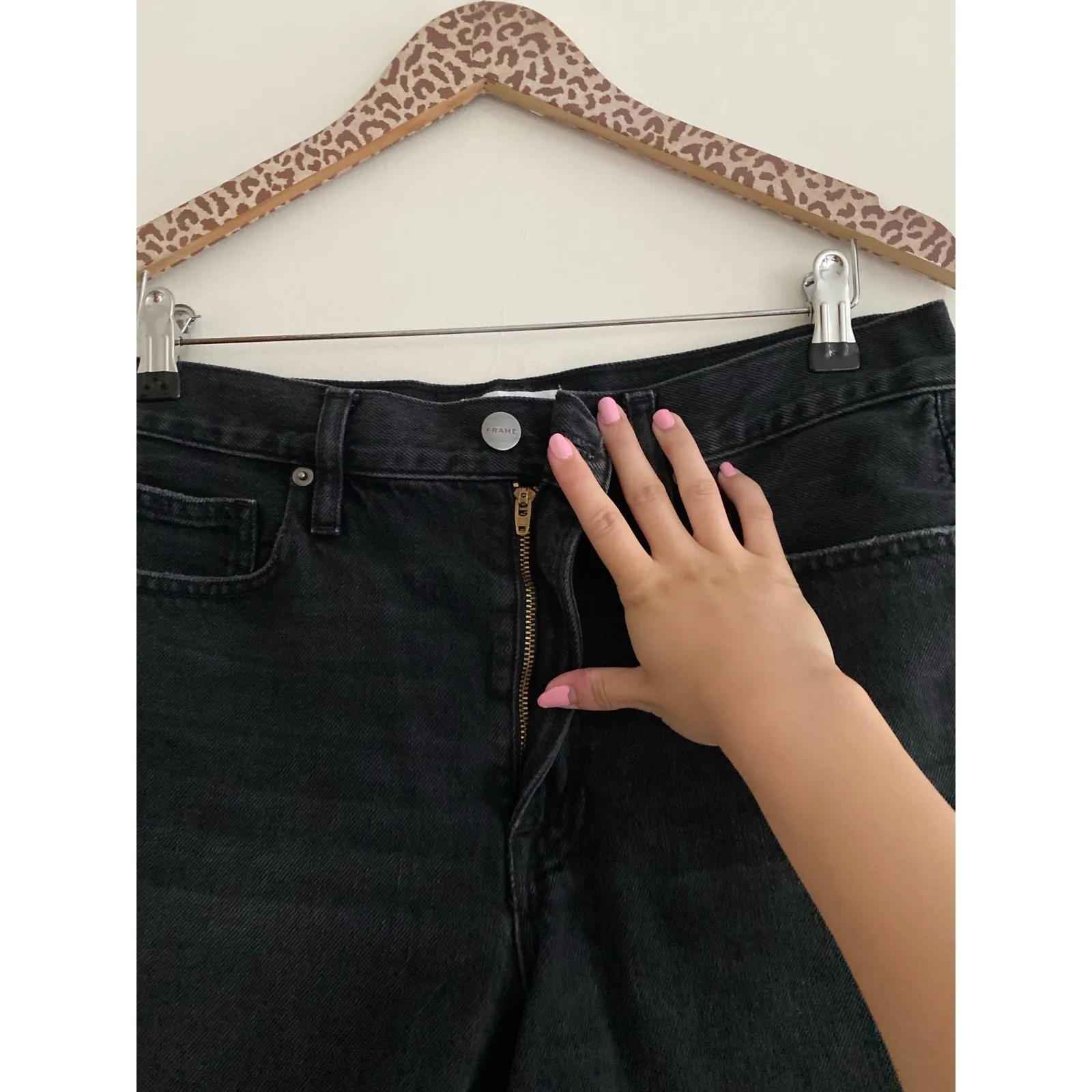 FRAME Denim Black Grayridge Le Simone Fringe Raw Hem Jean Shorts Size 27 - Image 6