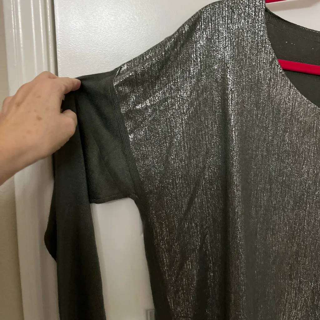 Tempo Paris Shimmering Silver Long Sleeve Sweater Size M / L - Image 2