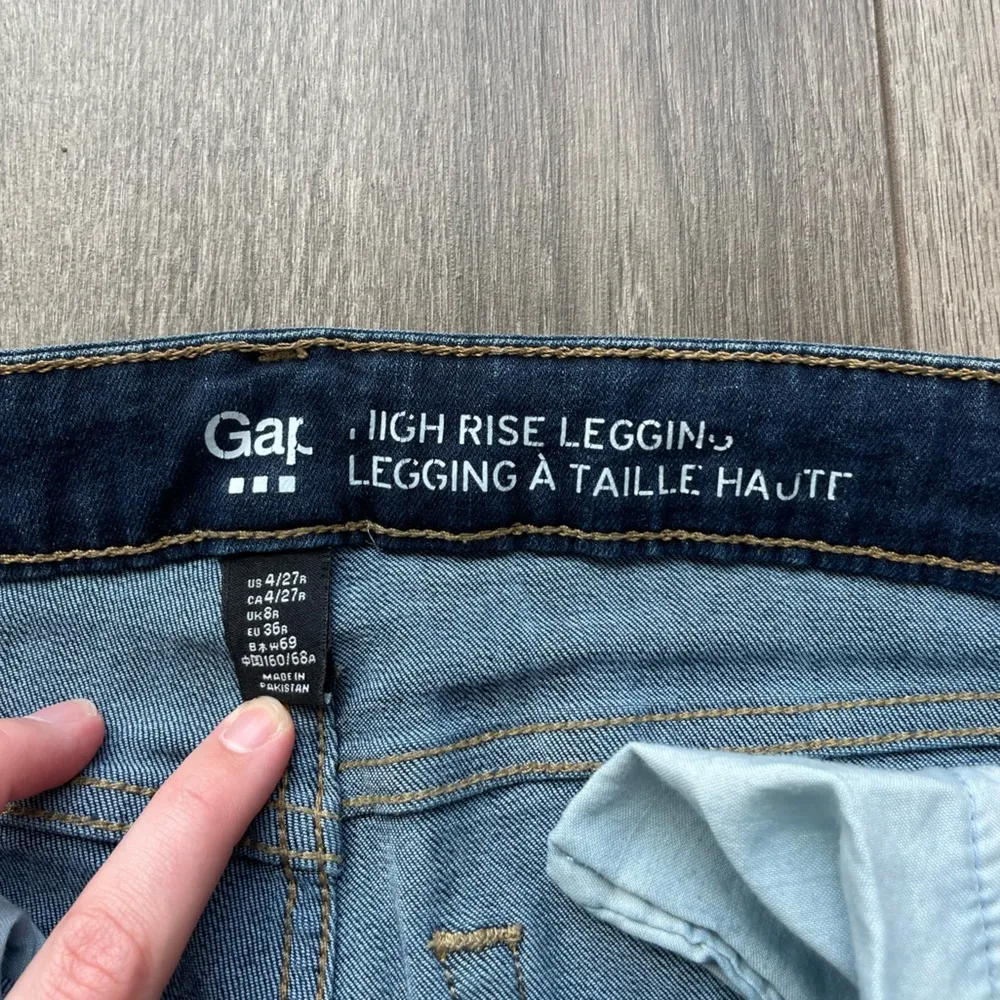 Gap High Rise Skinny Jeans - Image 5