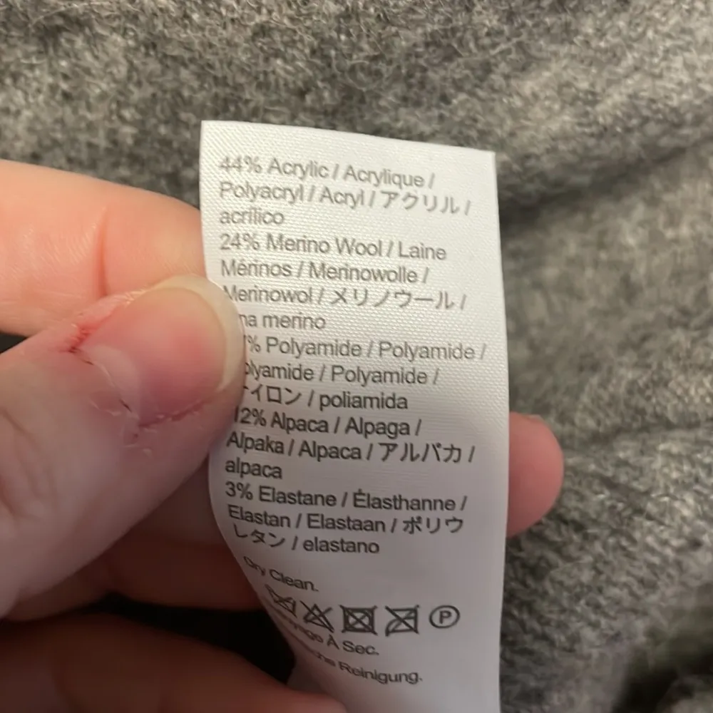 Nwt J Crew Heather Gray Wool Long Sleeve Button Cardigan  Size Small - Image 5