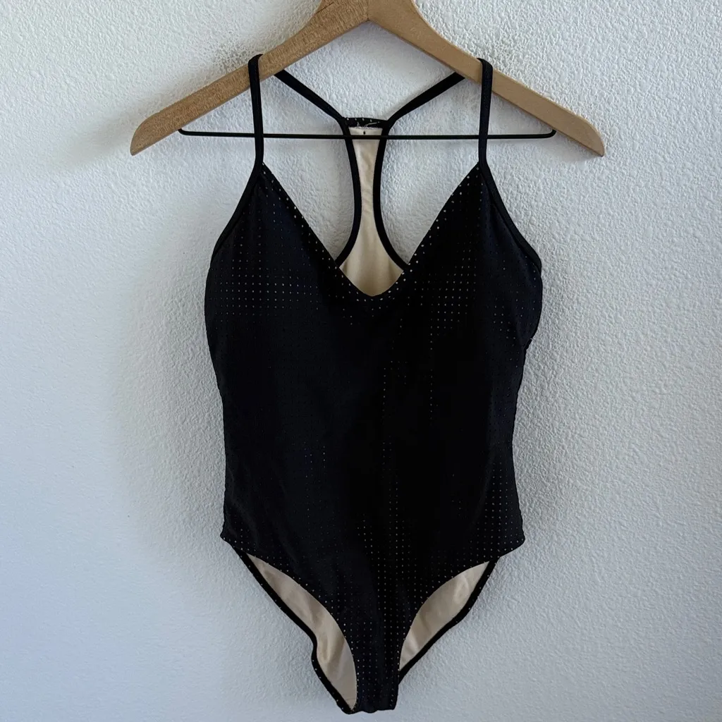 Fabletics Valentina One Piece Sporty One Piece Swim Medium - Image 3