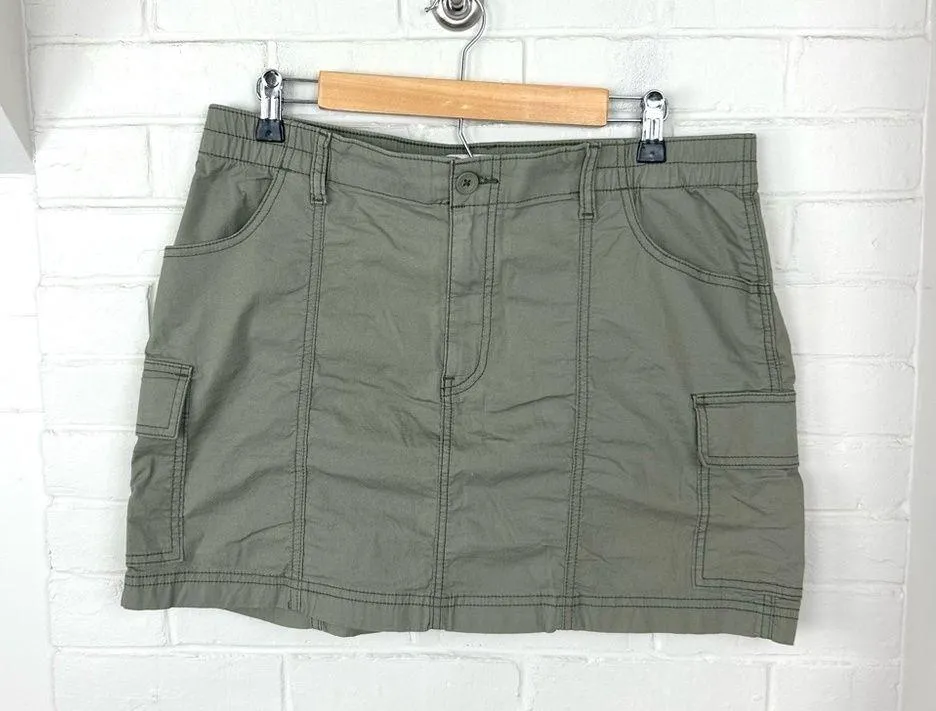 NWT Hollister Green Cargo Utility High Rise Mini Skirt Size L - Image 3