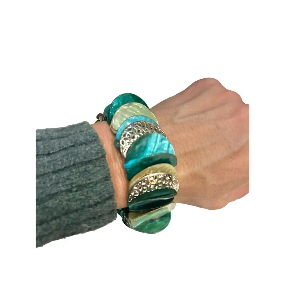 Turquoise with shell and silver disc cuff bracelet - Image 2