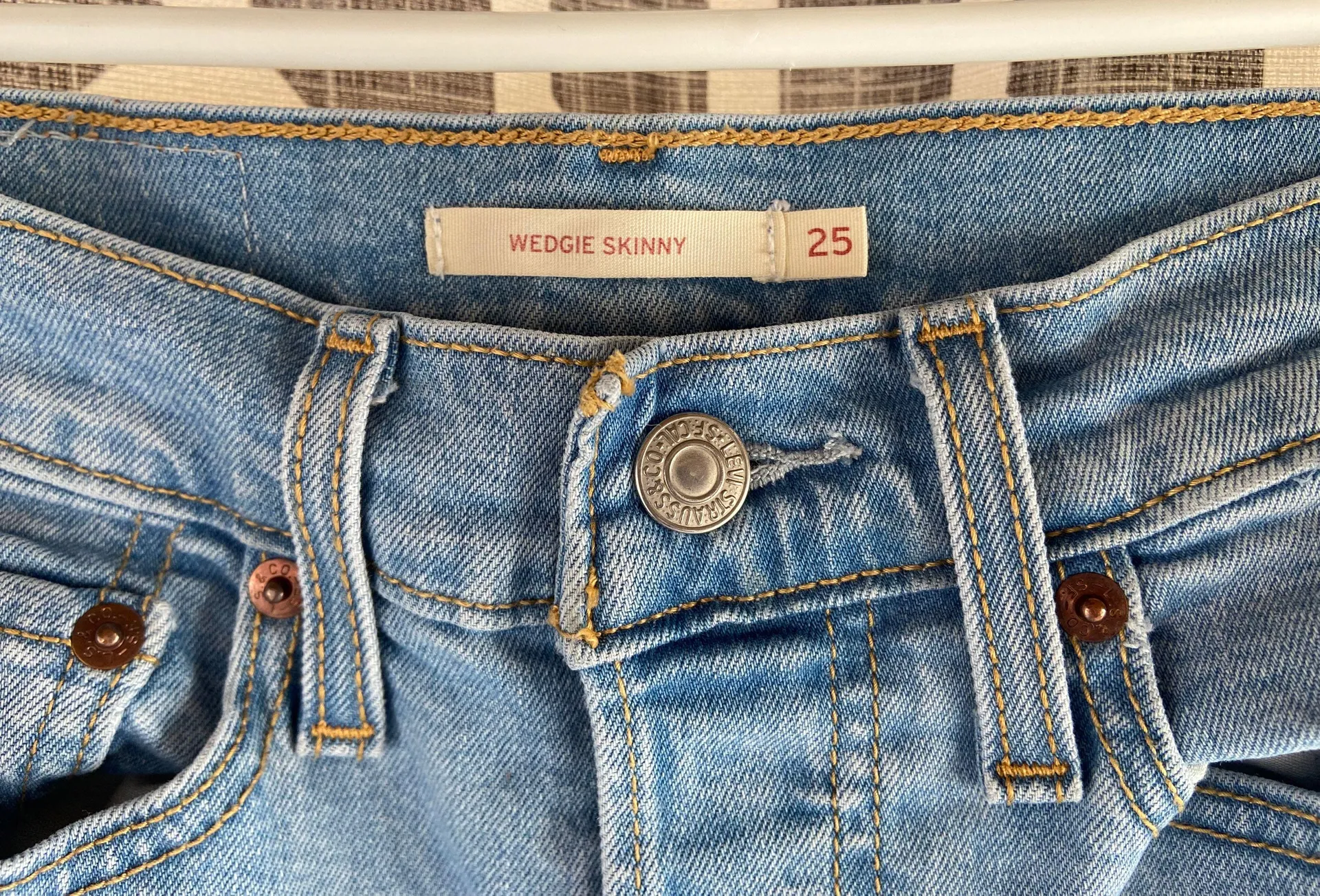 Levi’s Ripped Skinny Wedgie Jeans - Image 4