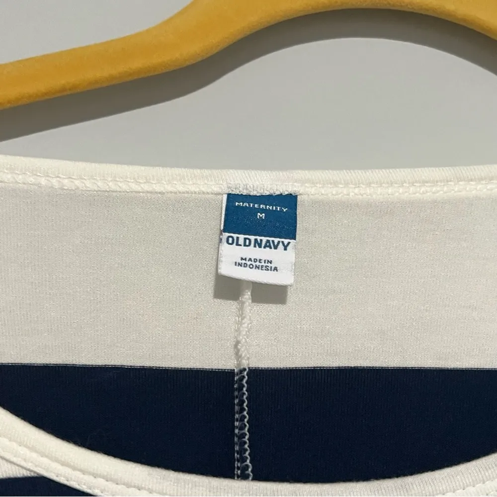 Old Navy Navy Blue White Striped Maternity Top Size M Breastfeeding Newborn Baby - Image 8