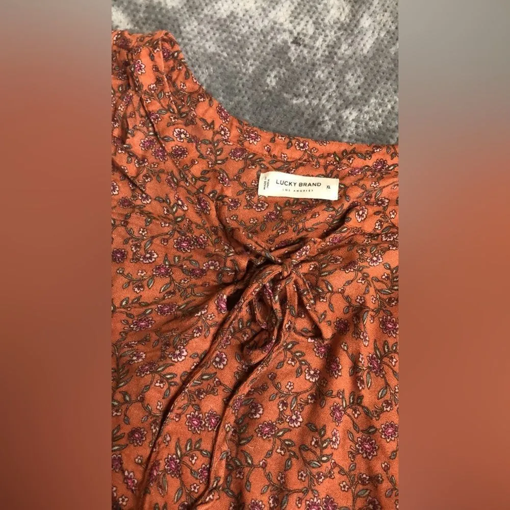 315. Lucky Brand bohemian Peach Floral Blouse size XL - Image 4