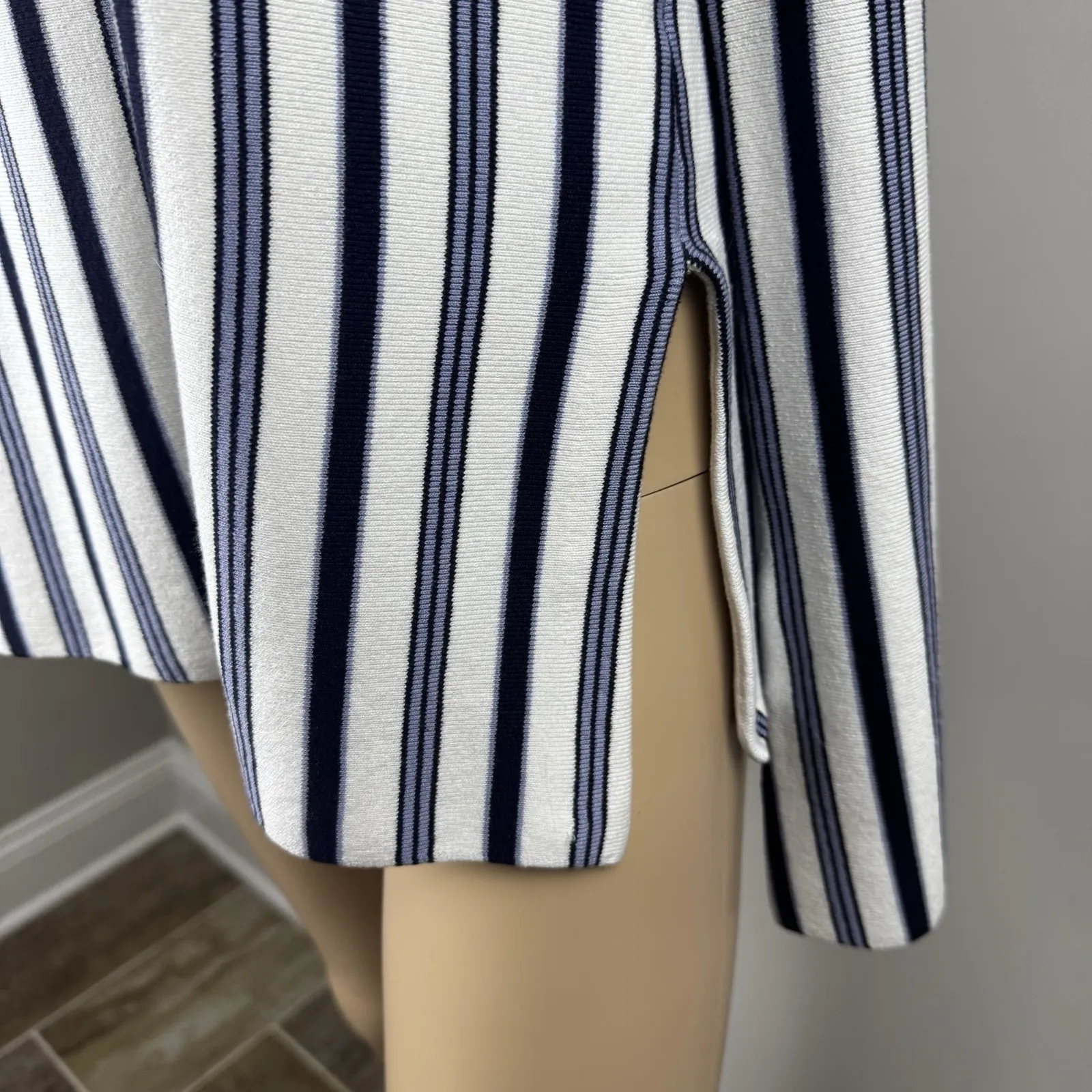 Ann Taylor Navy White Stripe Sz  XS V-neck Bell Sleeve Knit Plullover Sweater - Image 4