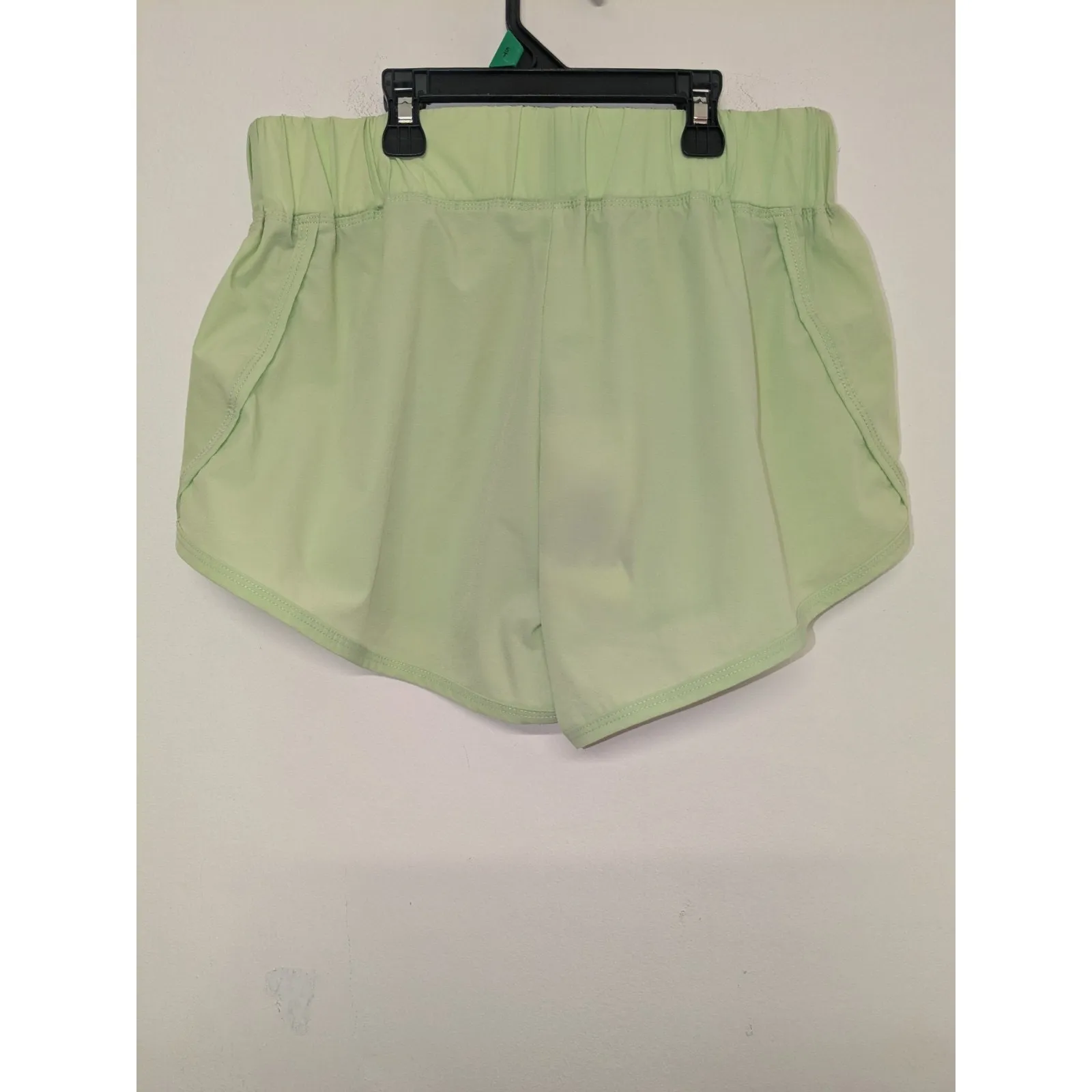 Halara High Waisted Dolphin Hem Casual Shorts 2" Green Size Small NWT - Image 7