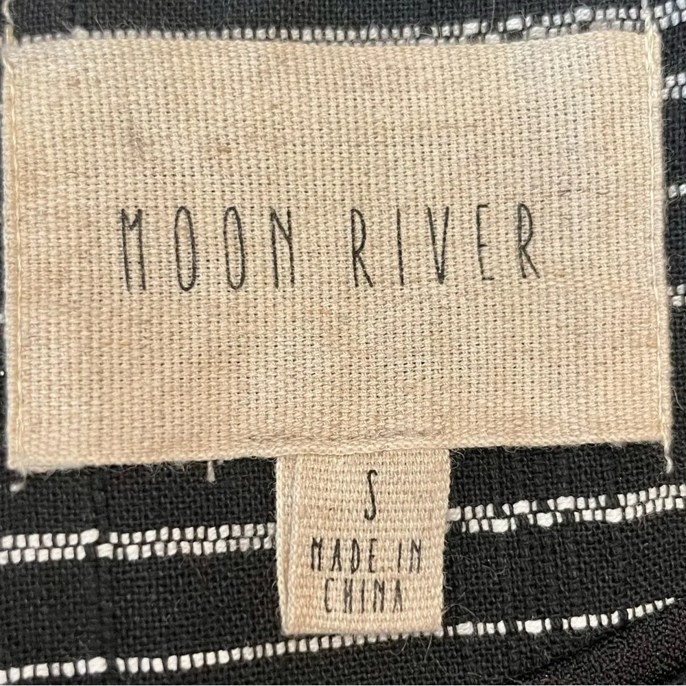 Moon River Anthropology Striped Black and Gray Officecore Dress Ruffle Sleeves - Image 4