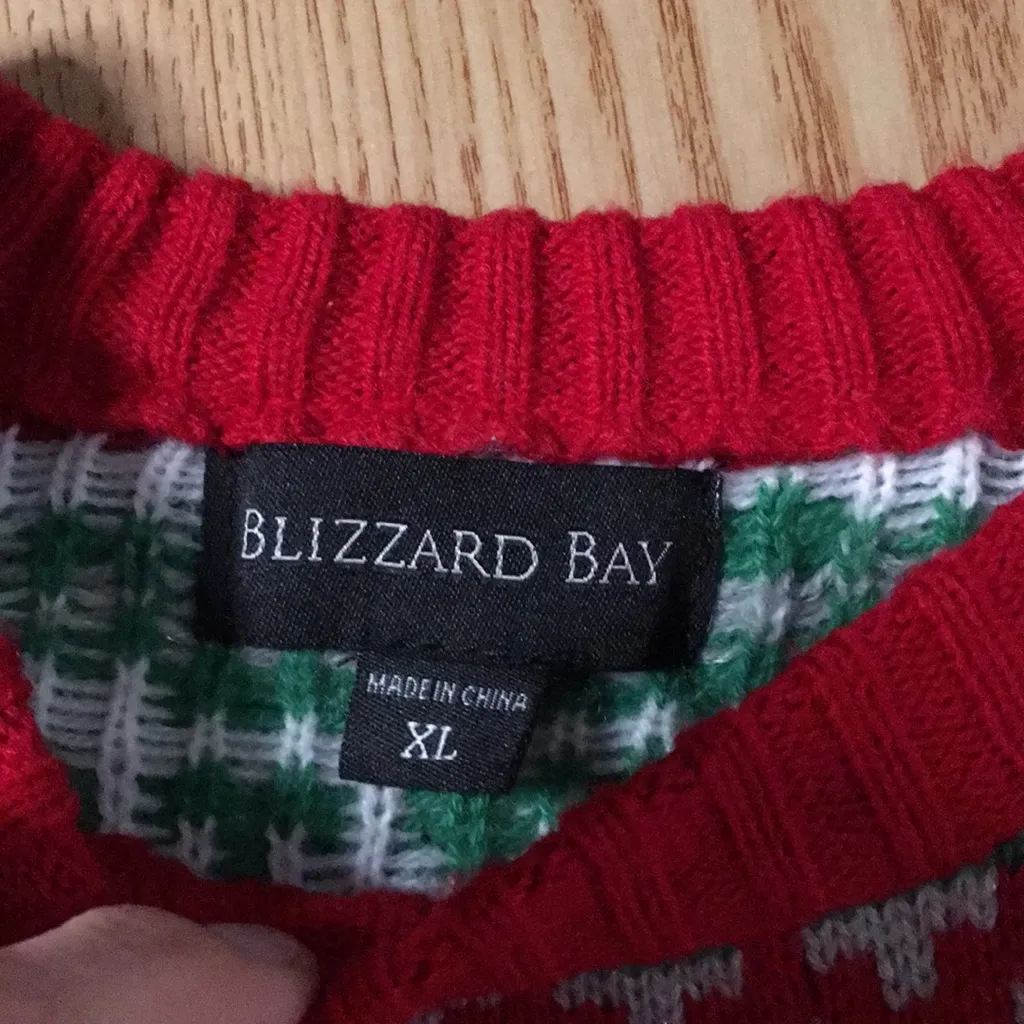 New Women’s Festive Llama 3 - Image 5