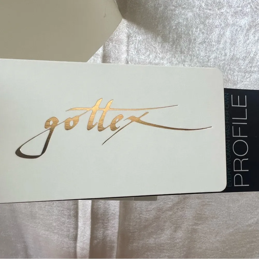 PROFILE BY TUTTI FRUTTI D-CUP SCOOPNECK SHIRRED UNDERWIRE 1PIECE SWIMSUIT - Image 11