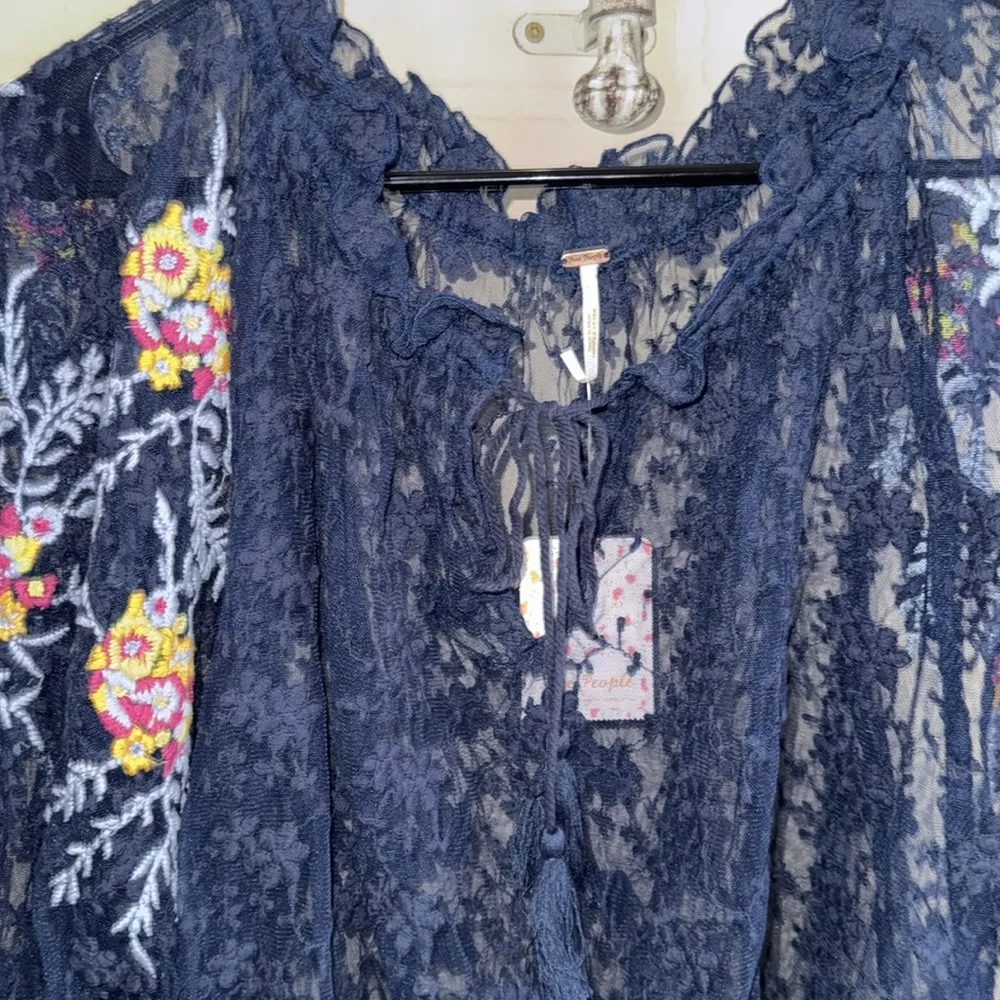 FREE PEOPLE  shirt Jubilee Lace Embroidered Top Blue NWT medium NEW - Image 4