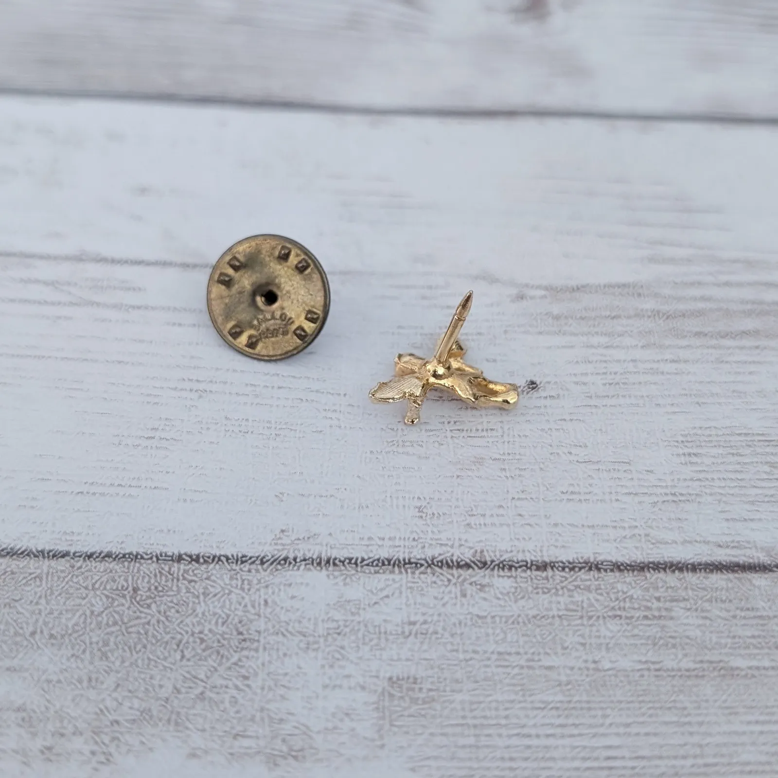 Vintage Ballou Reg'd Pin / Brooch Dainty Cherub/Angel with Dark Plum Tone Gem Gold - Image 4