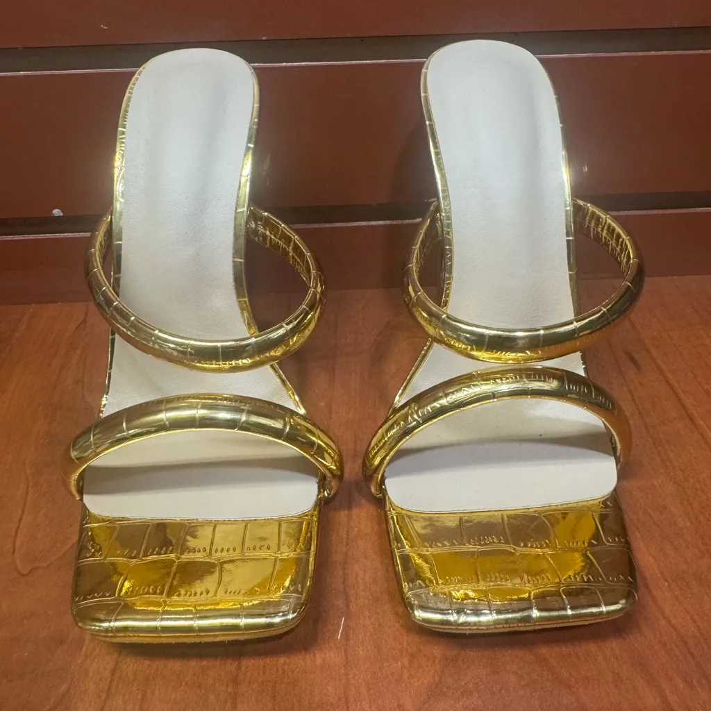 Elegant Gold Women's Heels Size 5 - Image 2