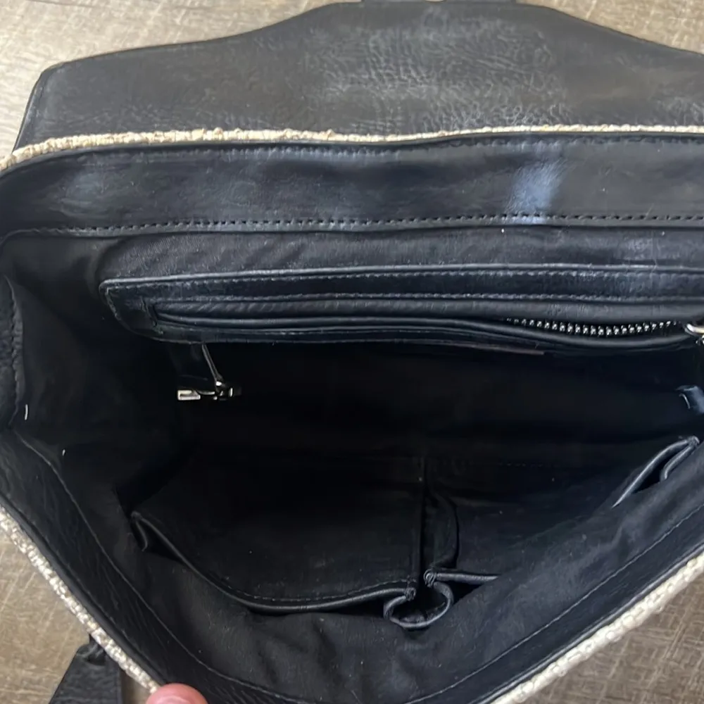 Rebecca Minkoff Collection Love Huntington Clutch Shoulder Bag Black Luggage - Image 9