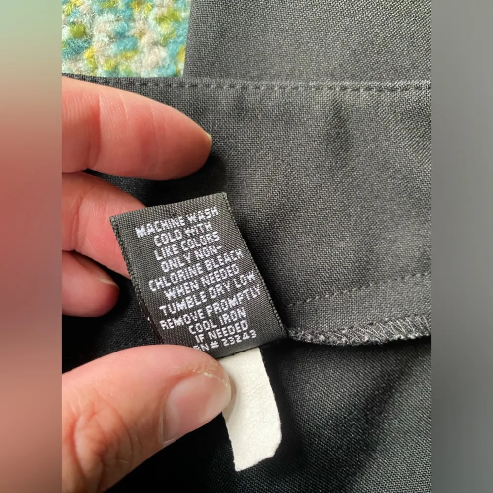 Vintage Y2K NY&Co City Stretch black bootcut seamless dress pants, size 8 tall - Image 3