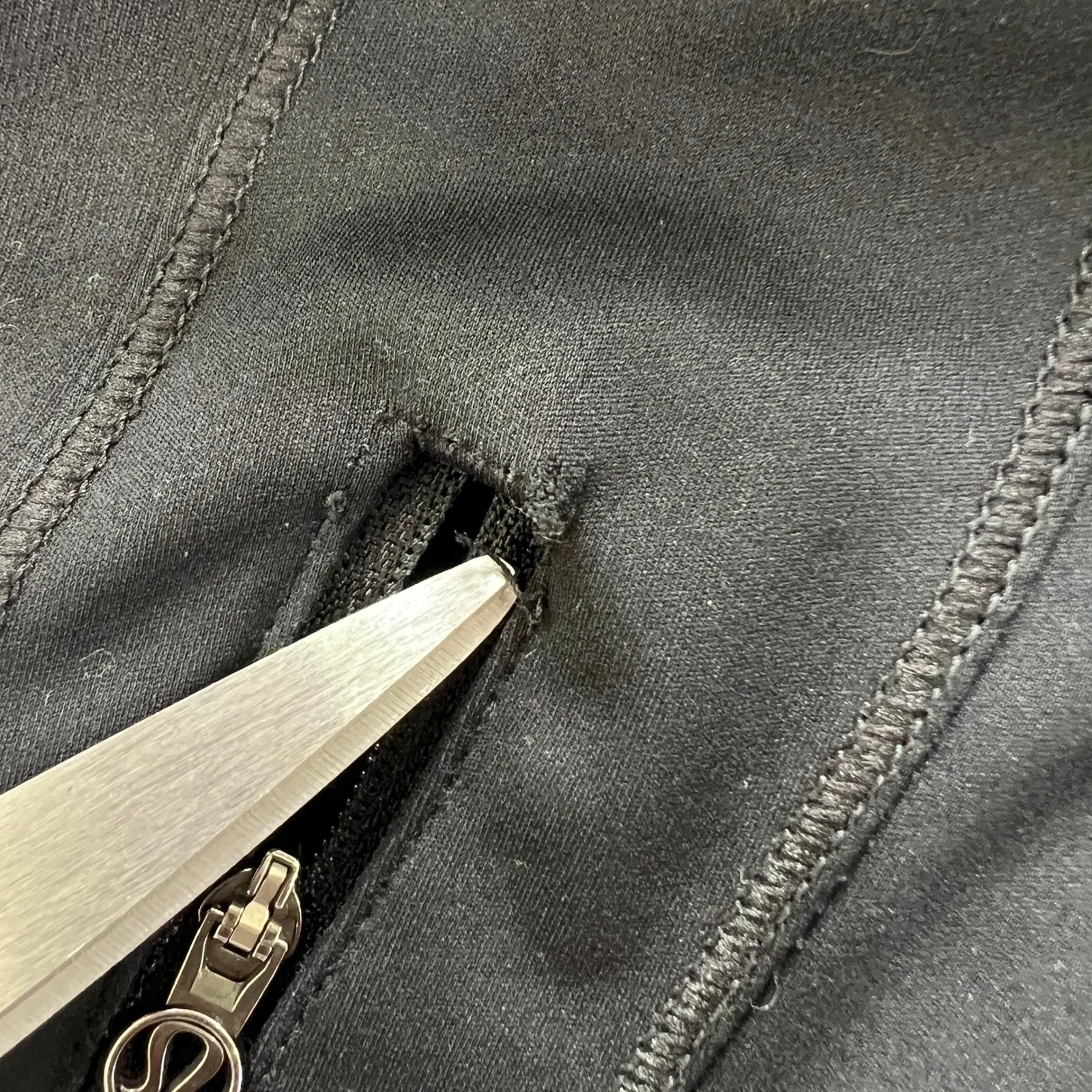 Lululemon Athletica Stay on Course Black Zip Up Jacket Long Sleeves Thumbholes - Image 4