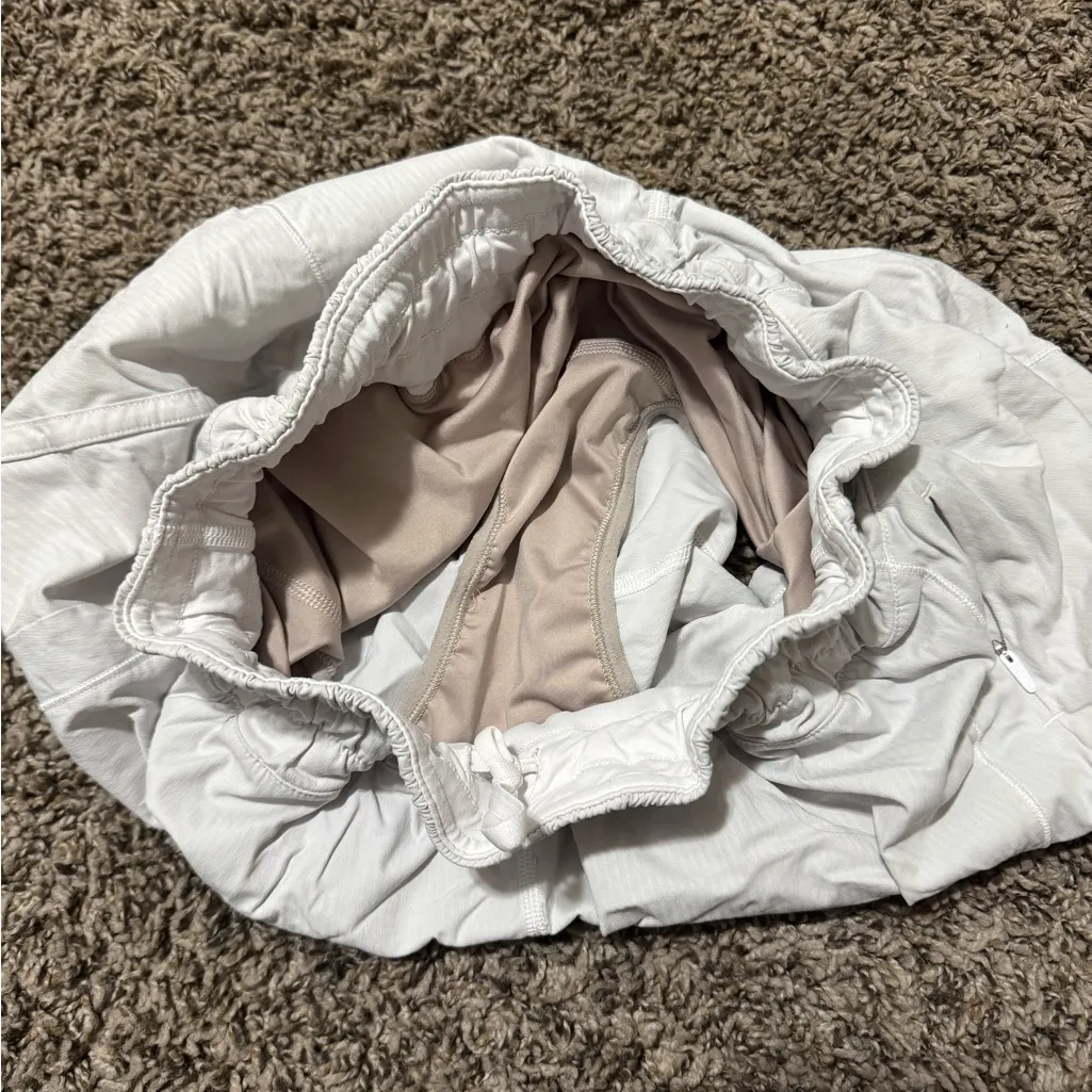 Lululemon Low Rise Lined Elastic Waist Athletic Shorts - Image 5