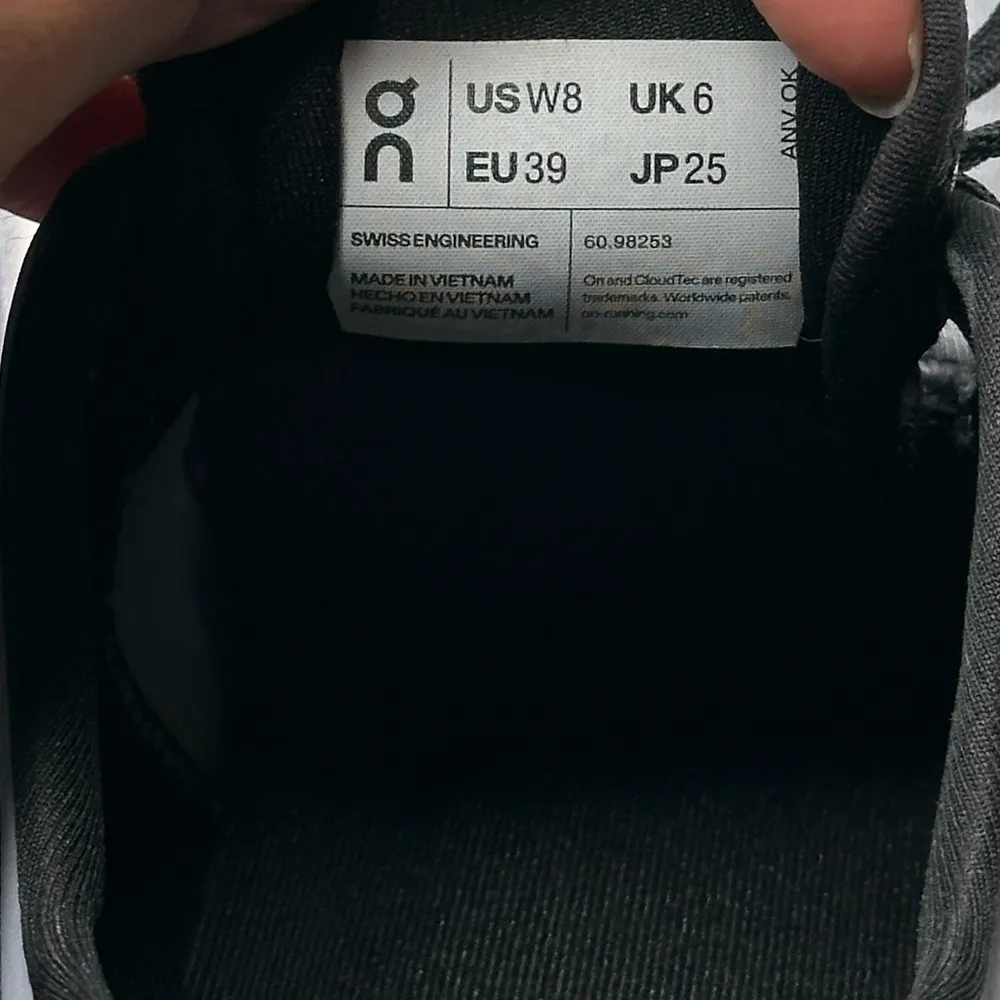 On Running Cloud X 3 in Nimbus/White Size 8 - Image 6