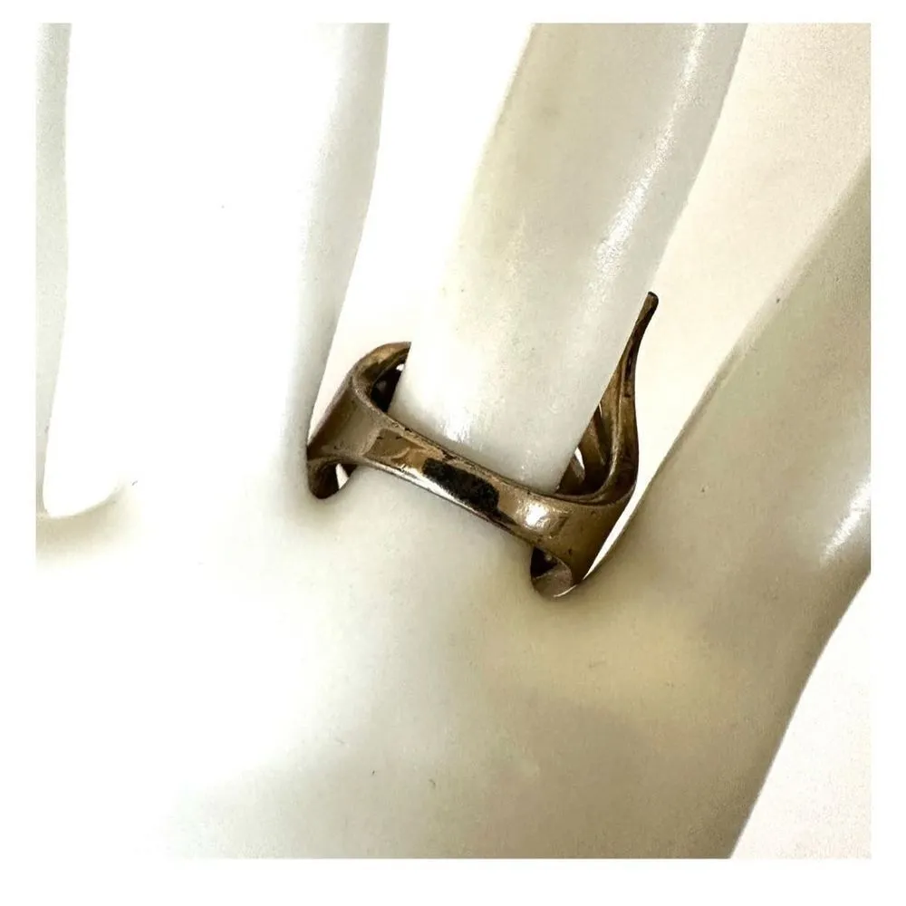 Gold tone angel wings cocktail ring - Image 5