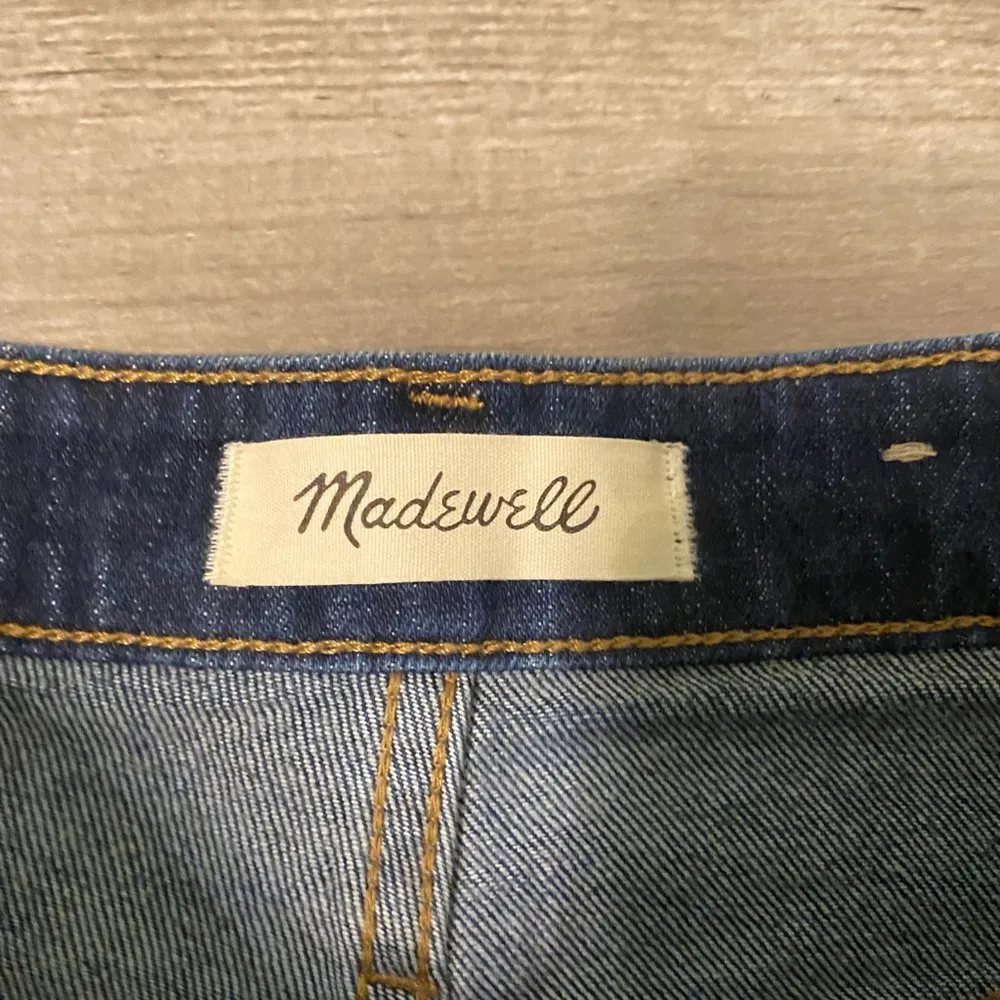 Madewell Curvy High Rise Shorts - Image 3