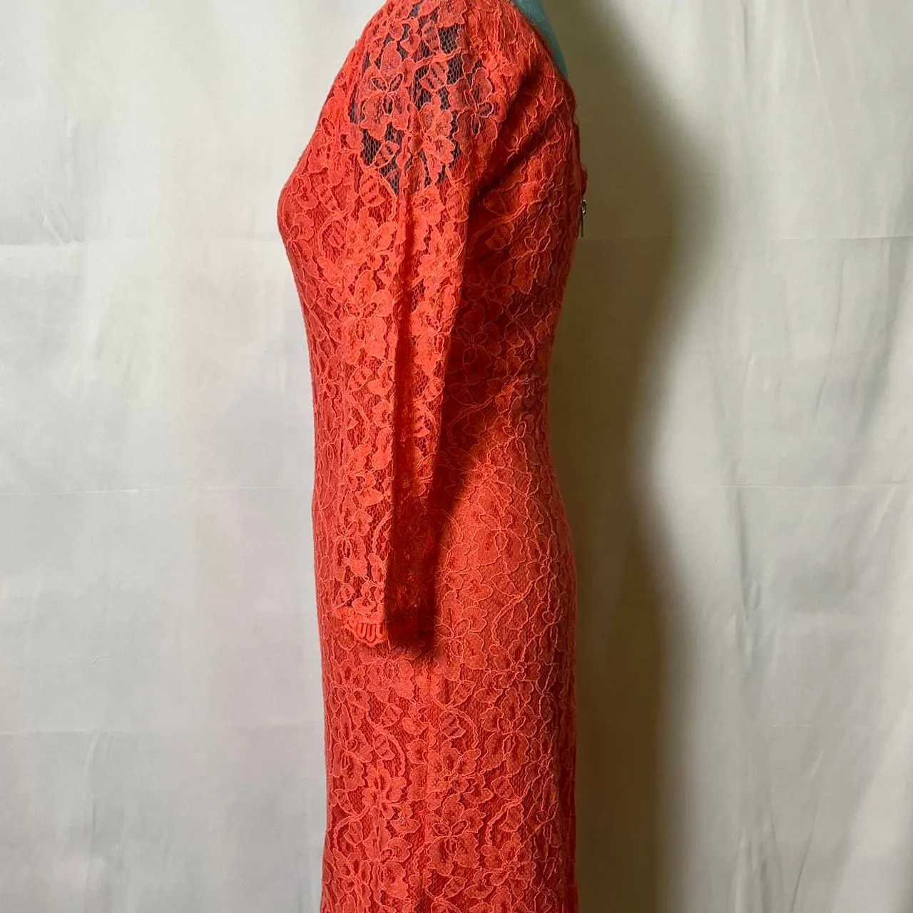 Diane Von Furstenberg Women's Iconic Zarita Hot Coral Lace Cocktail Dress size 6 - Image 2